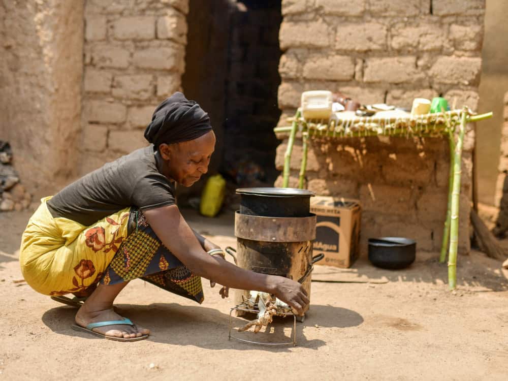 Cookstove Project Rwanda: Delagua Live Well Clean Cookstove Programme Secures Government ...