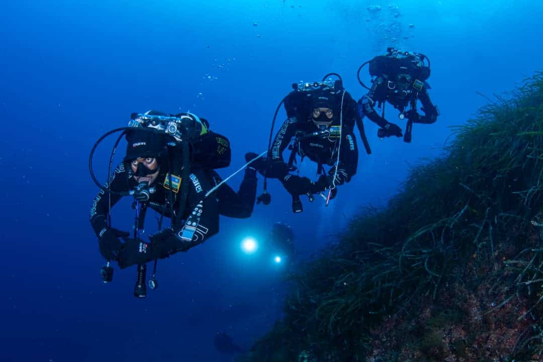 Rwanda Police officers complete marine diver course in Italy | TOP ...